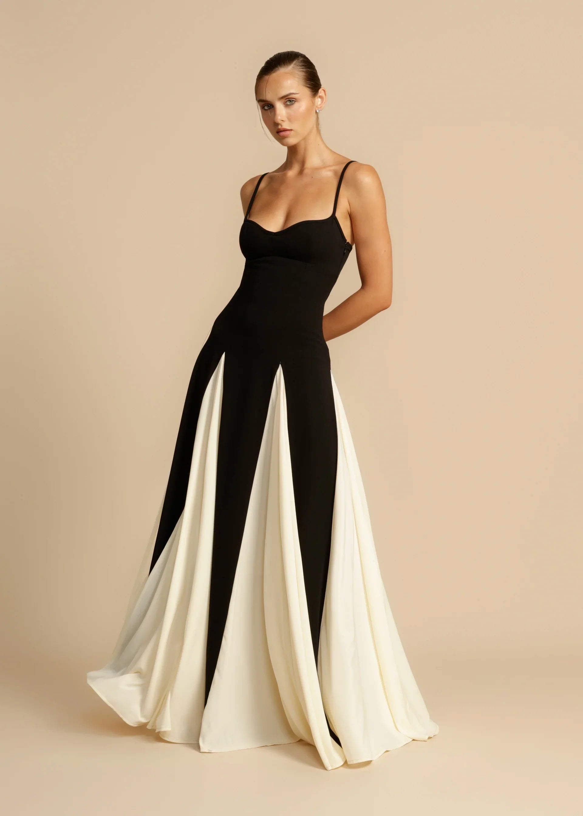 Noir Ivory Flow Elbise